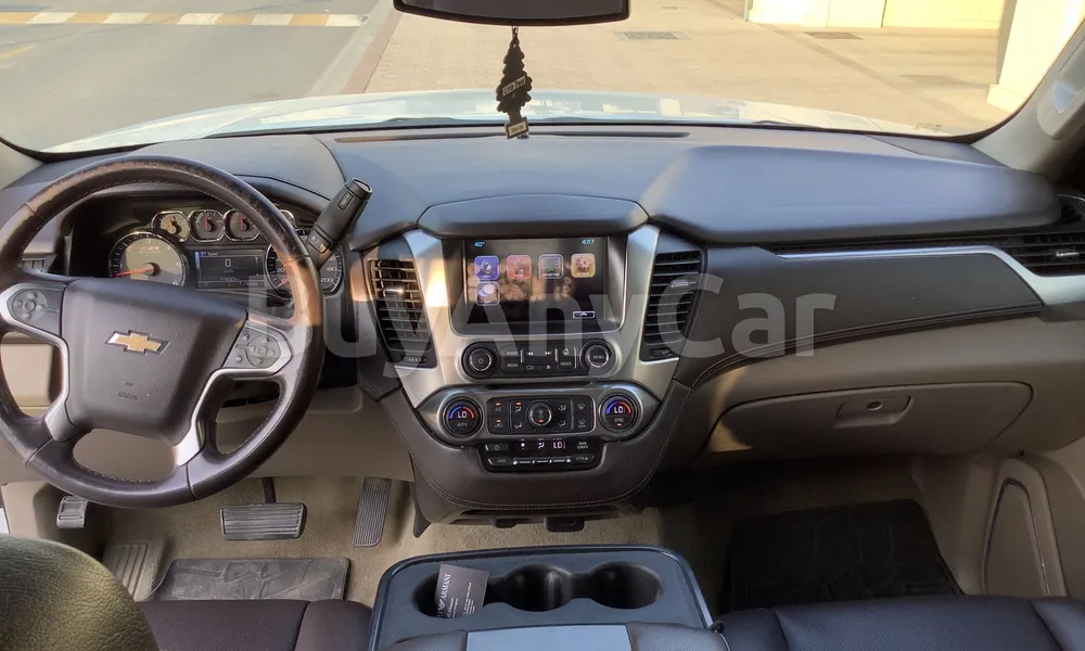 Vehicle photo 8