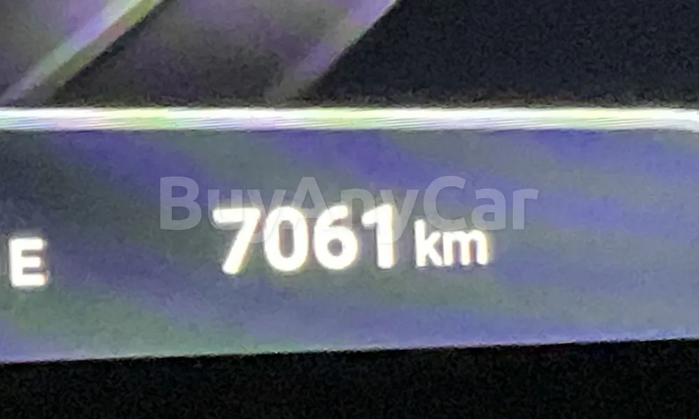Vehicle photo 7