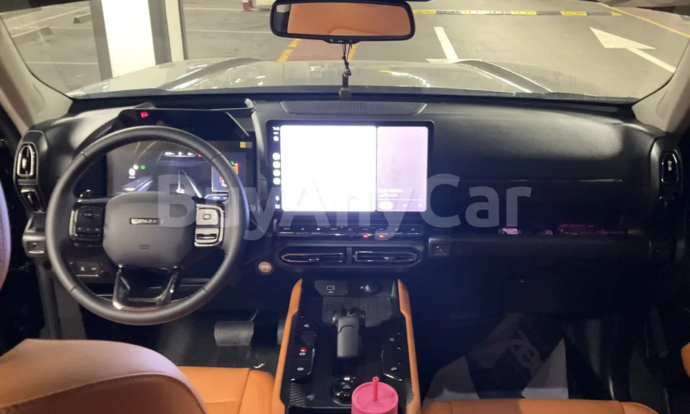 Vehicle photo 8