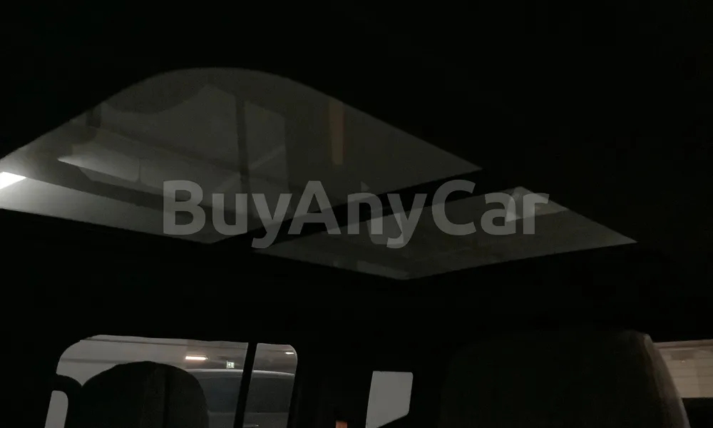 Vehicle photo 8