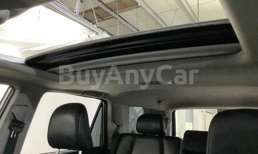 Vehicle photo 8