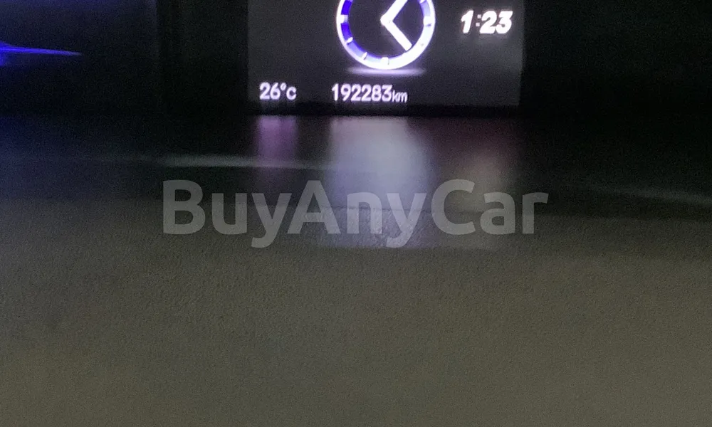 Vehicle photo 7