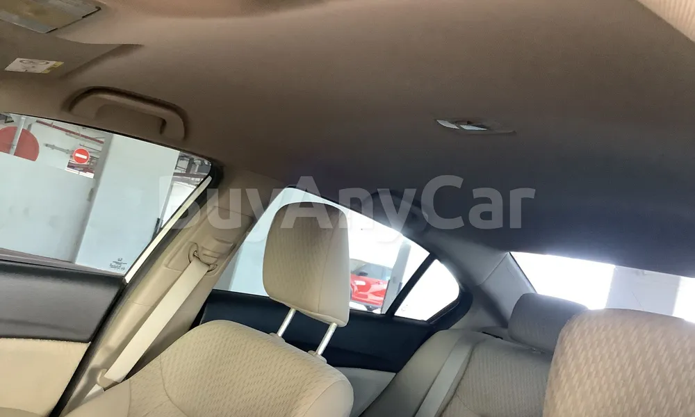Vehicle photo 9