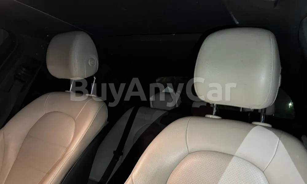 Vehicle photo 8