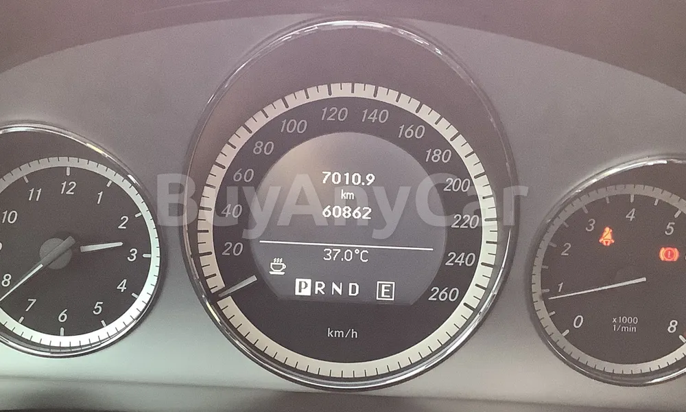 Vehicle photo 7