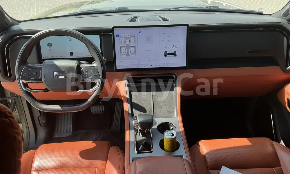 Vehicle photo 8