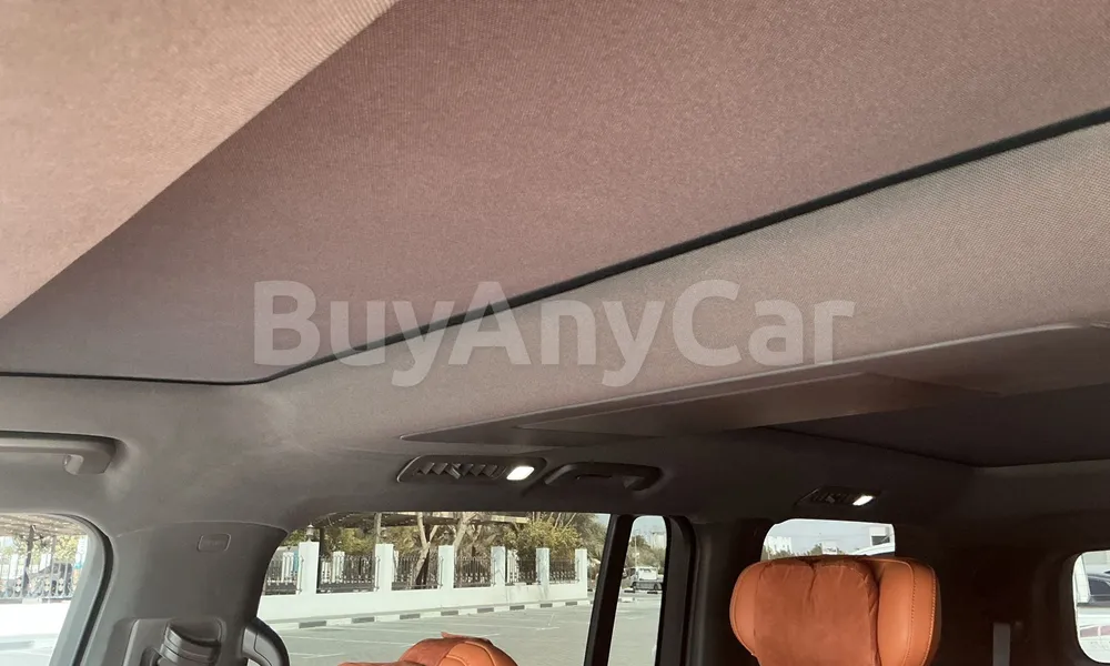 Vehicle photo 9