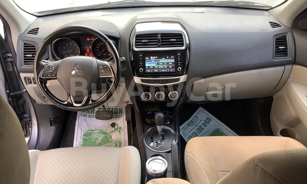 Vehicle photo 9