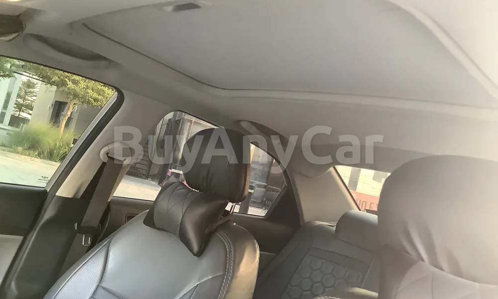 Vehicle photo 9