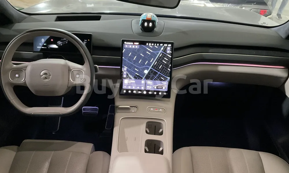 Vehicle photo 7
