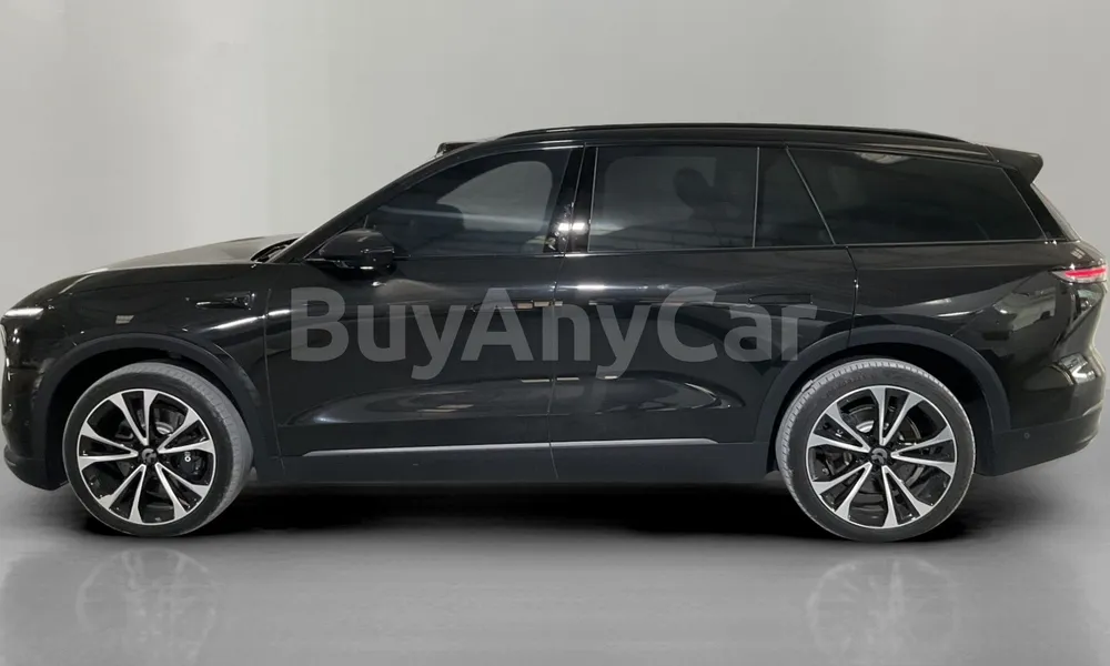 Vehicle photo 4