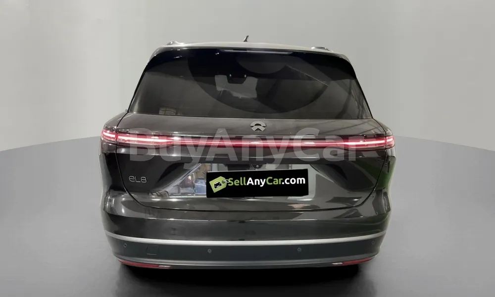 Vehicle photo 2