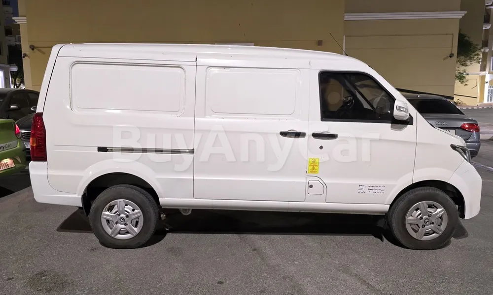 Vehicle photo 3