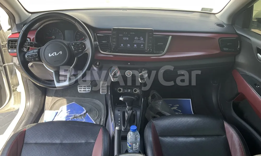 Vehicle photo 8
