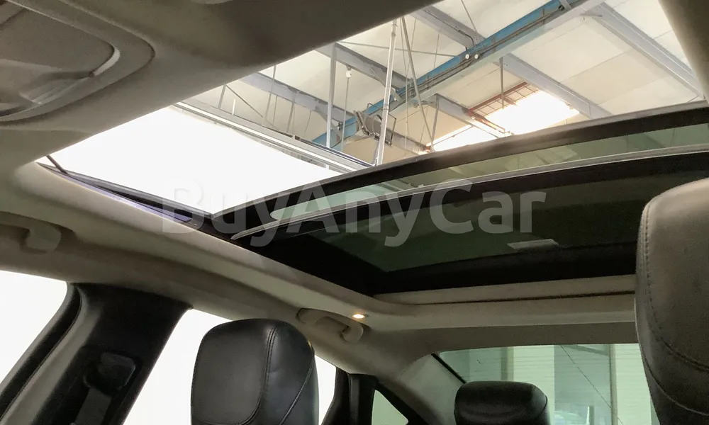 Vehicle photo 9