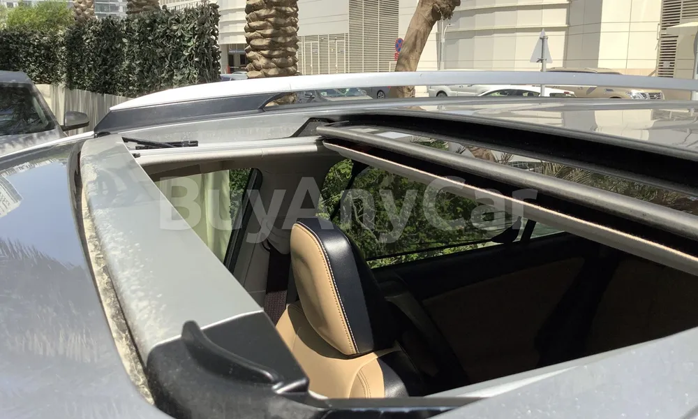 Vehicle photo 7