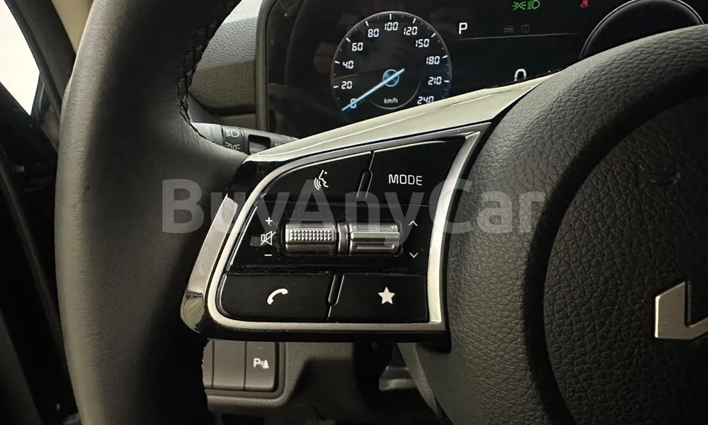 Vehicle photo 13