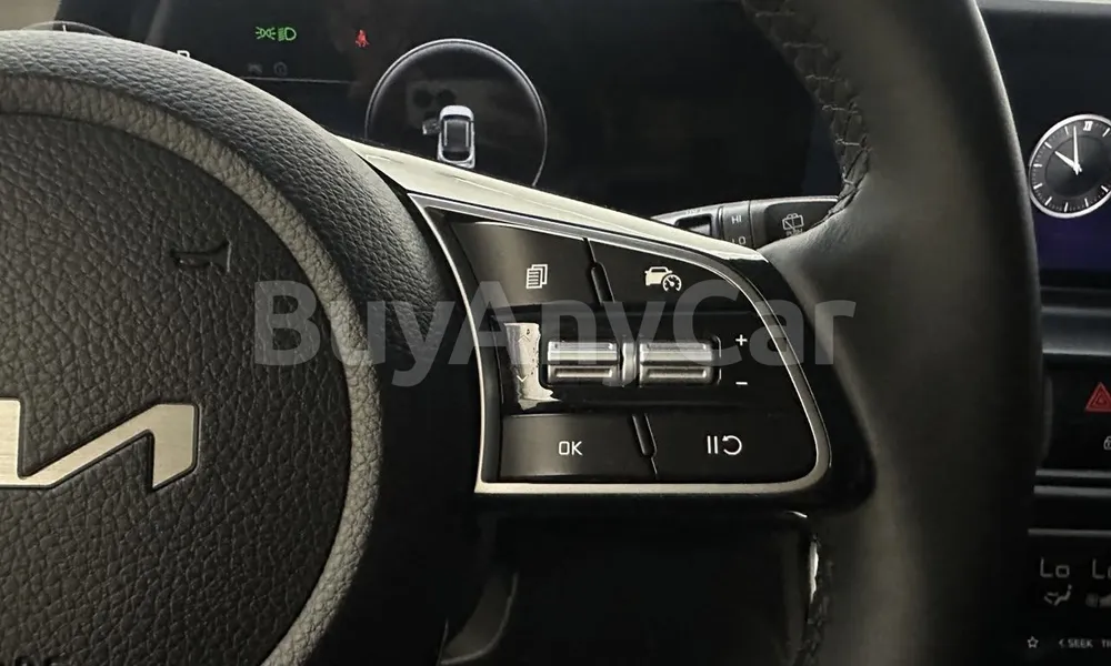 Vehicle photo 11