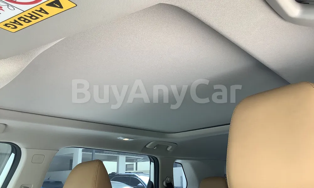Vehicle photo 9