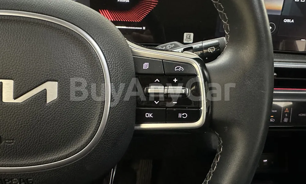 Vehicle photo 12