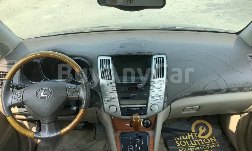 Vehicle photo 8