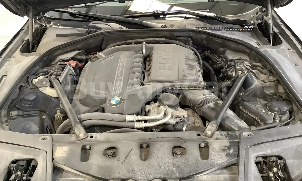 Vehicle photo 6