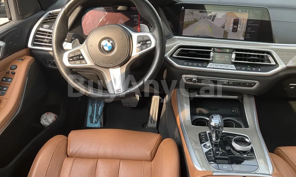 Vehicle photo 8