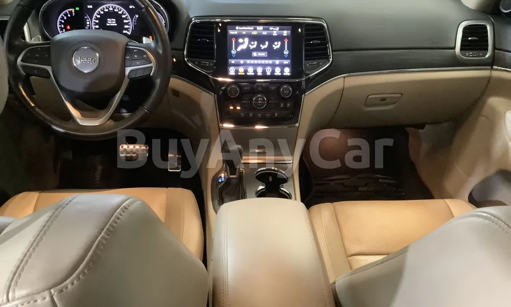 Vehicle photo 8