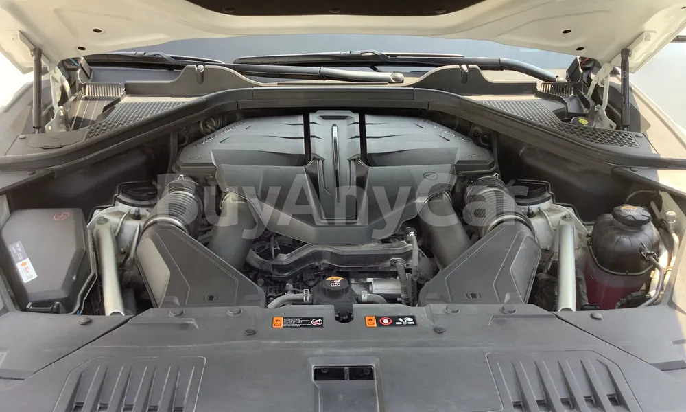 Vehicle photo 6