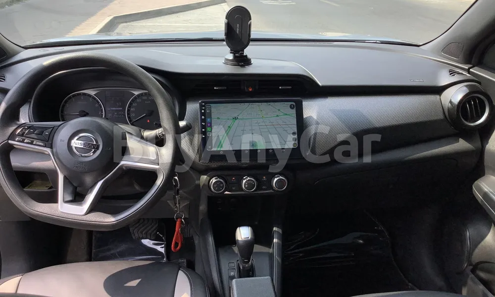Vehicle photo 8