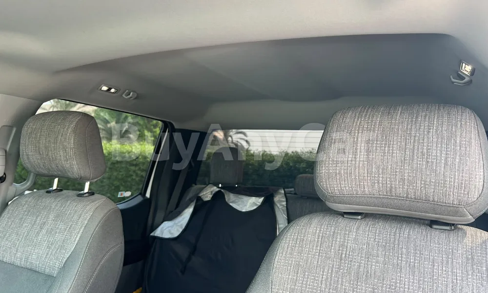 Vehicle photo 9