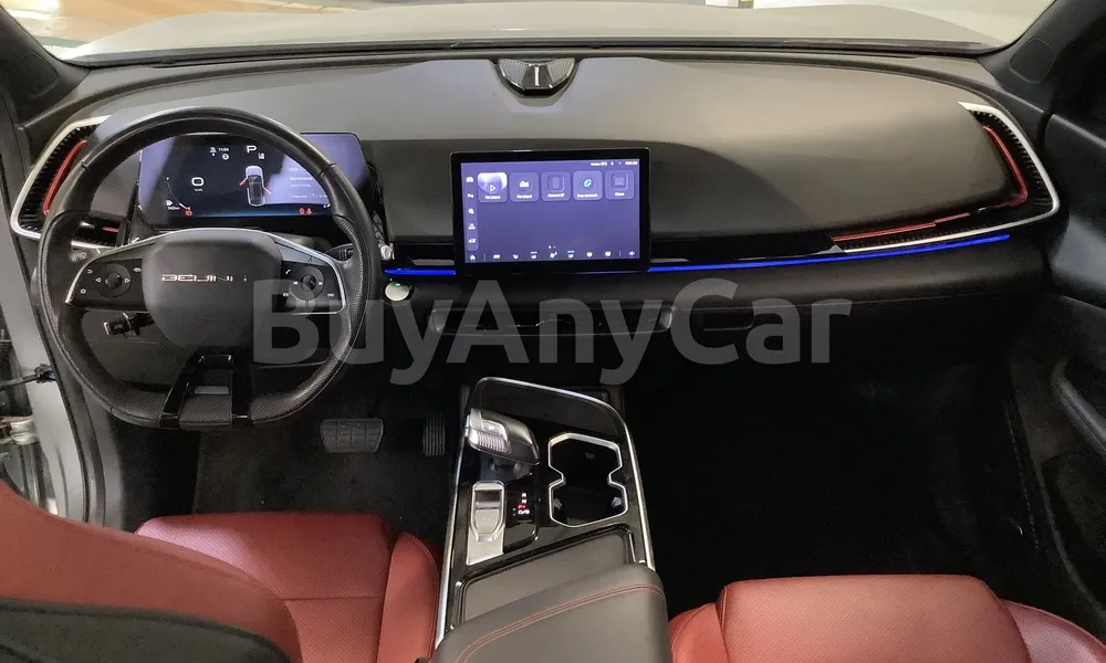 Vehicle photo 9