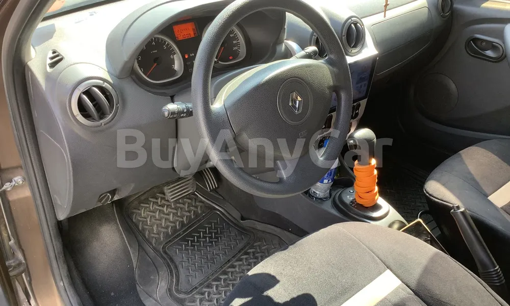 Vehicle photo 9