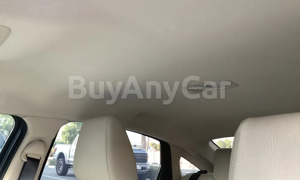 Vehicle photo 8