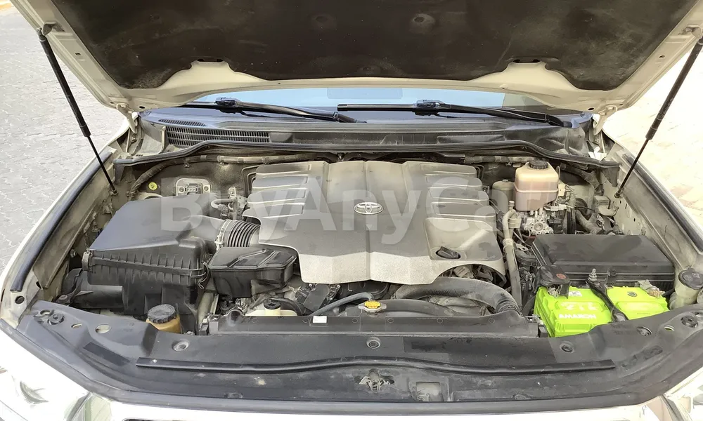 Vehicle photo 6
