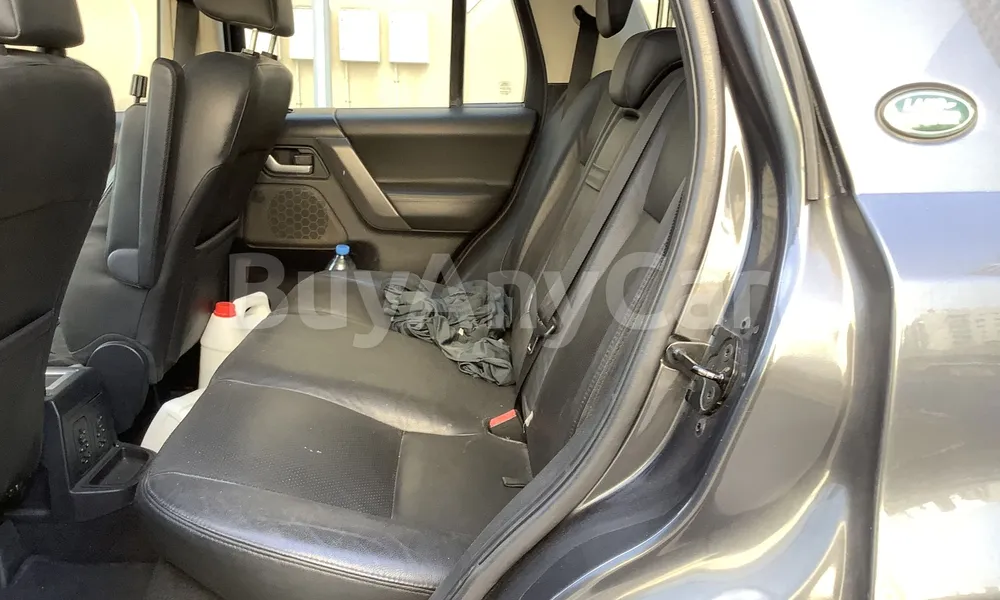 Vehicle photo 5