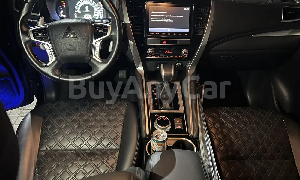 Vehicle photo 8