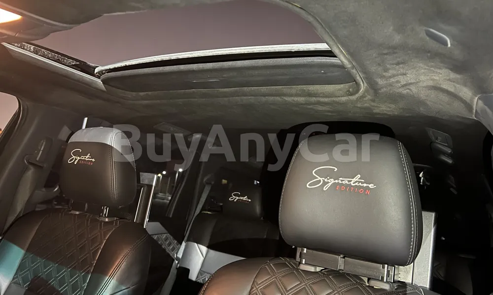 Vehicle photo 9