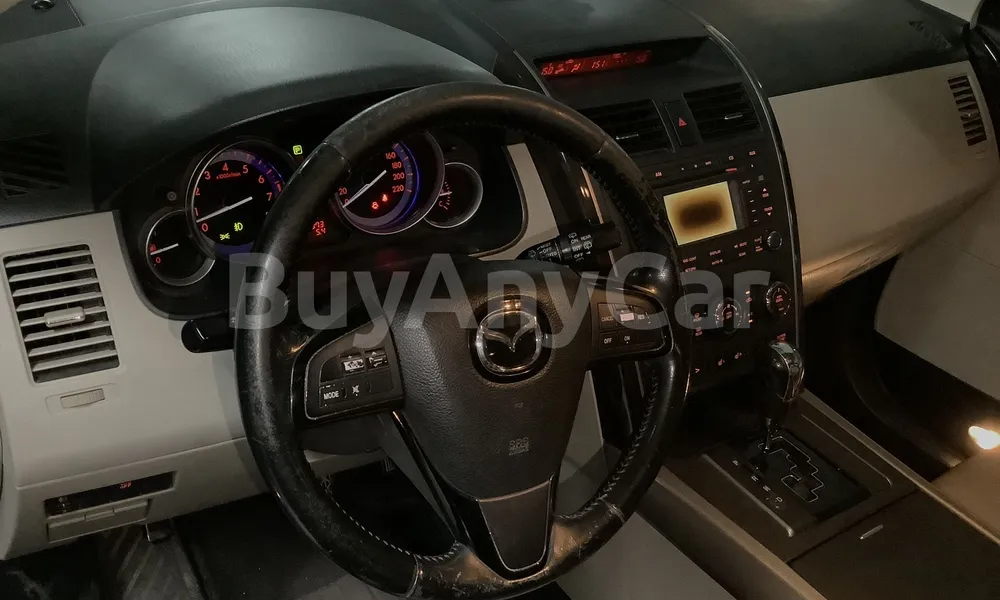 Vehicle photo 8
