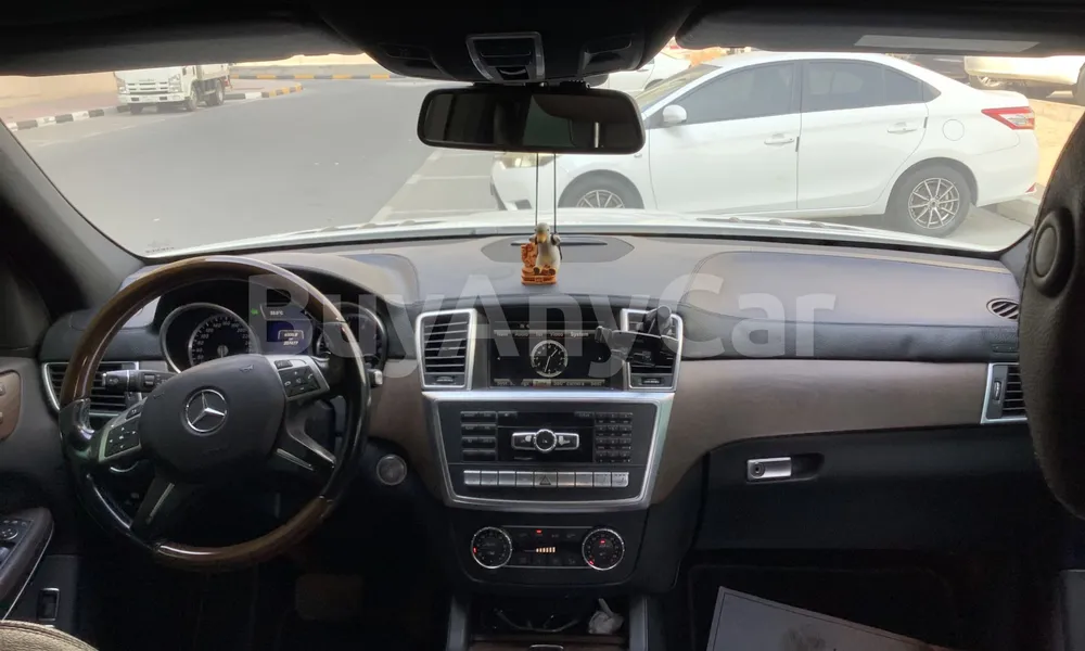 Vehicle photo 8