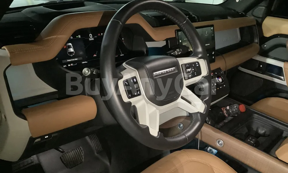 Vehicle photo 9