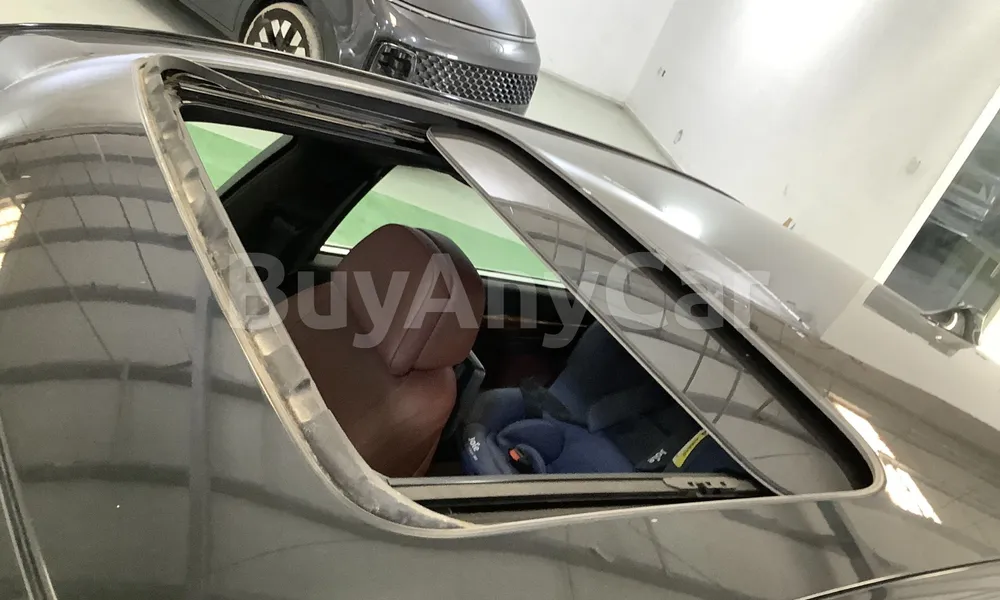 Vehicle photo 5