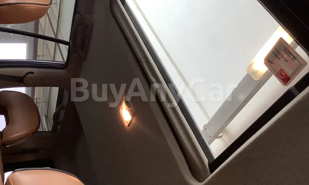 Vehicle photo 9