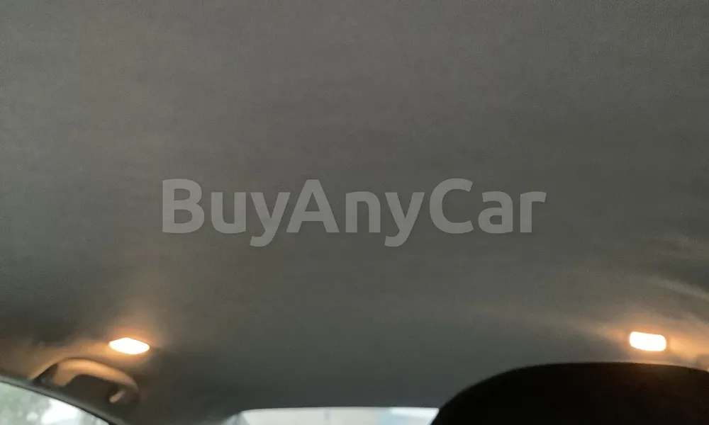 Vehicle photo 9