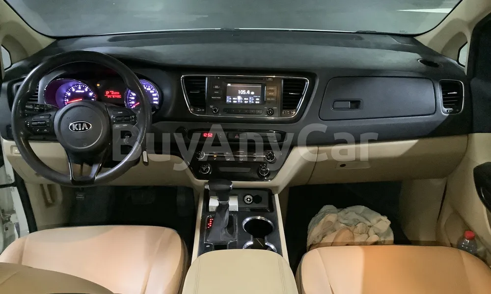 Vehicle photo 8