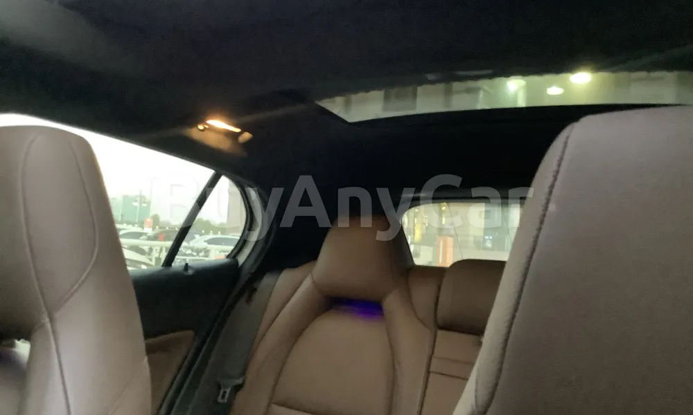 Vehicle photo 9
