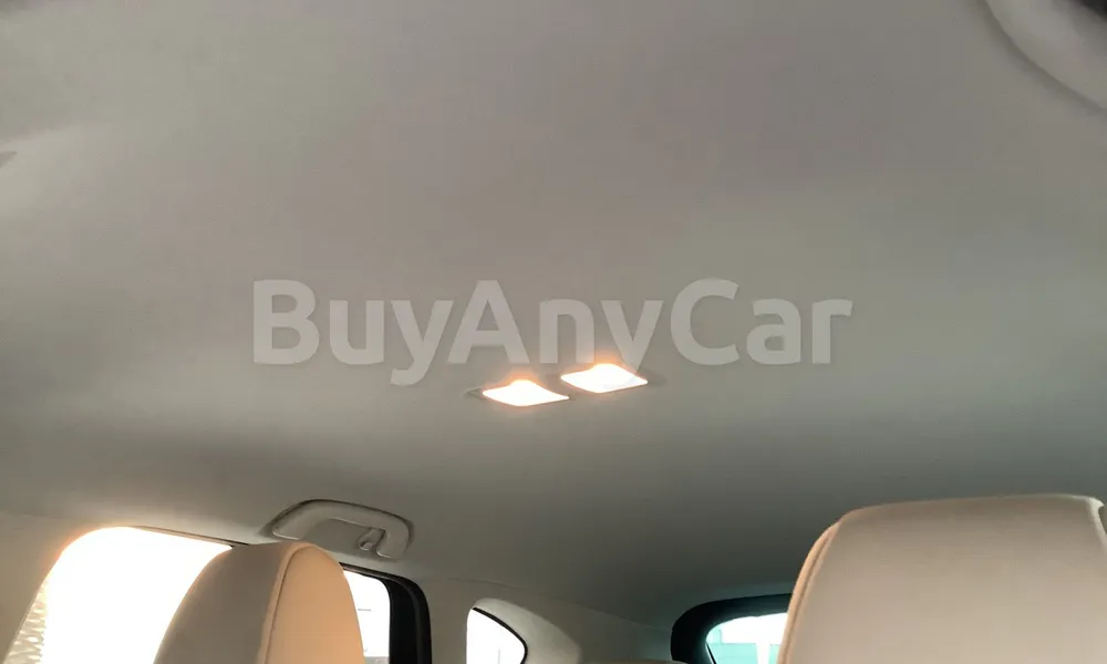 Vehicle photo 9