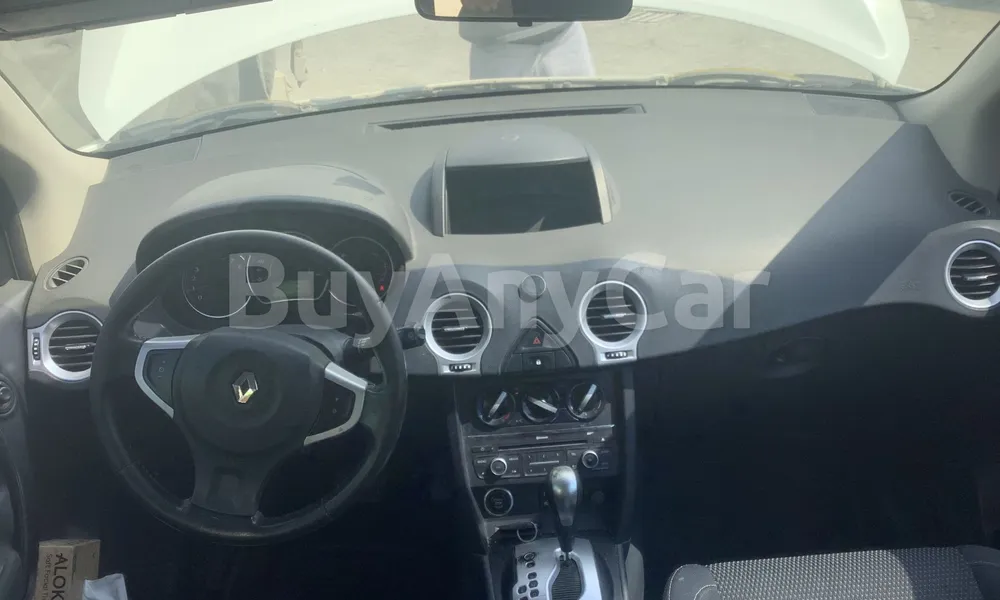 Vehicle photo 7