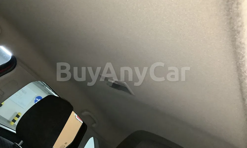 Vehicle photo 8