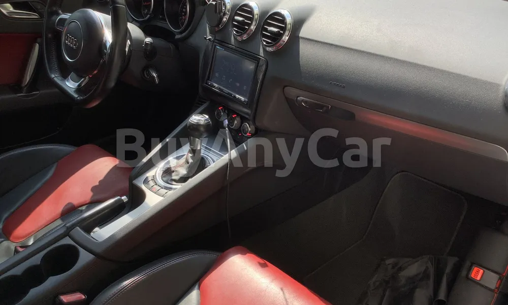 Vehicle photo 8